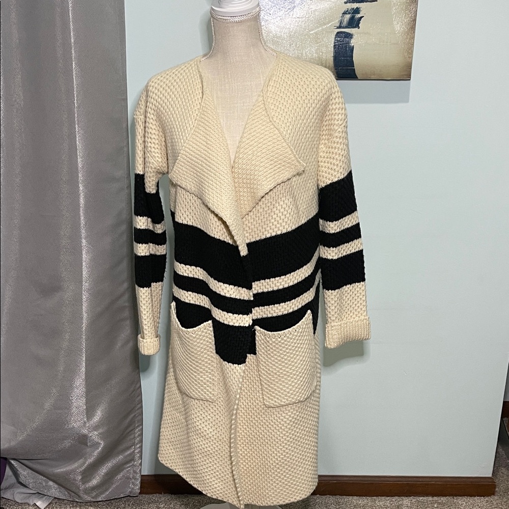 Women's Anama Black and Cream Striped Sweater M/L
